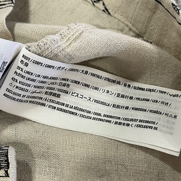 Cropped Short Sleeve Button Down Size Medium - Picture 5 of 7